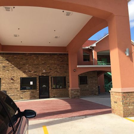 Classic Inn & Suites Humble Exterior foto